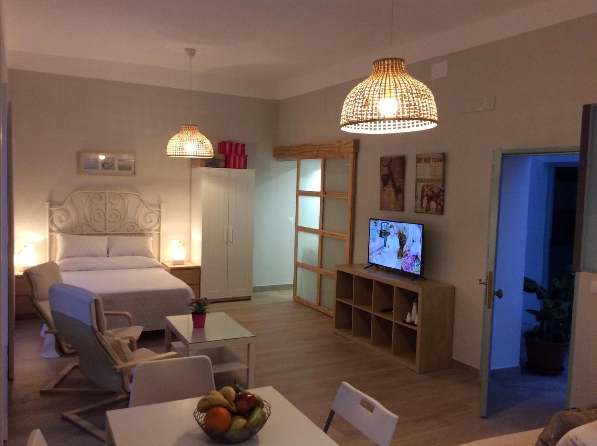 Apartamentos Turisticos Casa De Los Balcones Чипиона Экстерьер фото