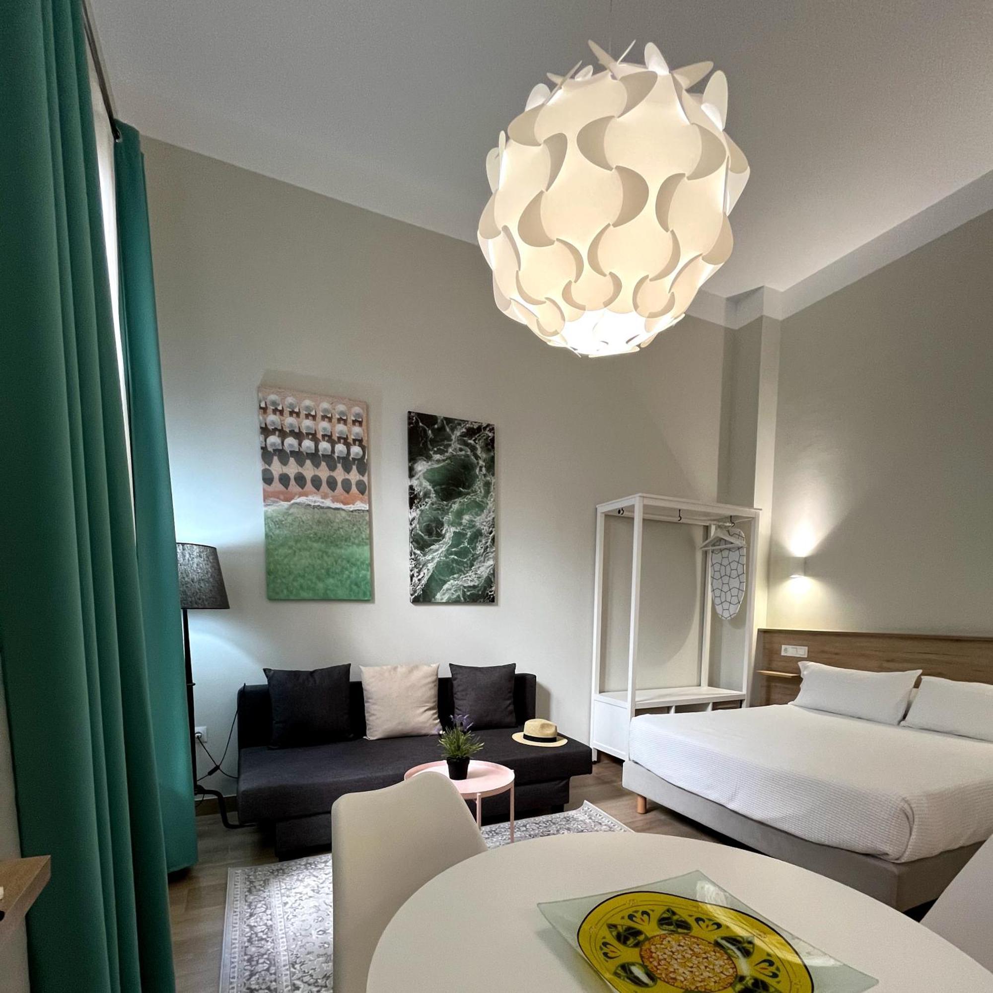 Apartamentos Turisticos Casa De Los Balcones Чипиона Экстерьер фото