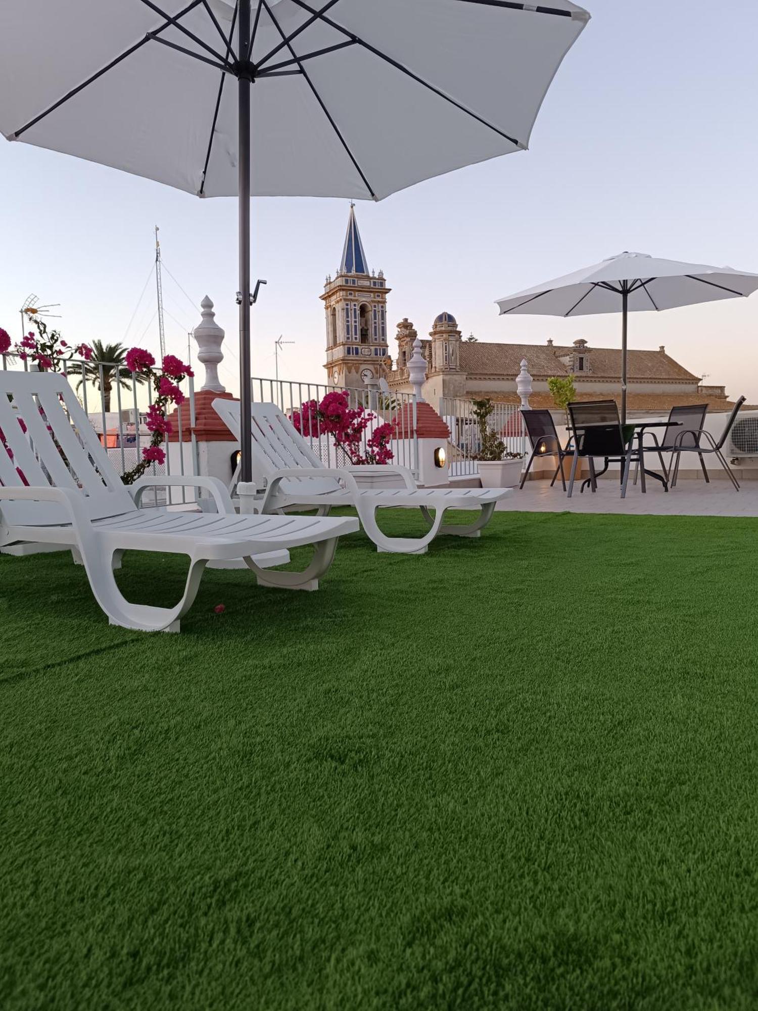 Apartamentos Turisticos Casa De Los Balcones Чипиона Экстерьер фото