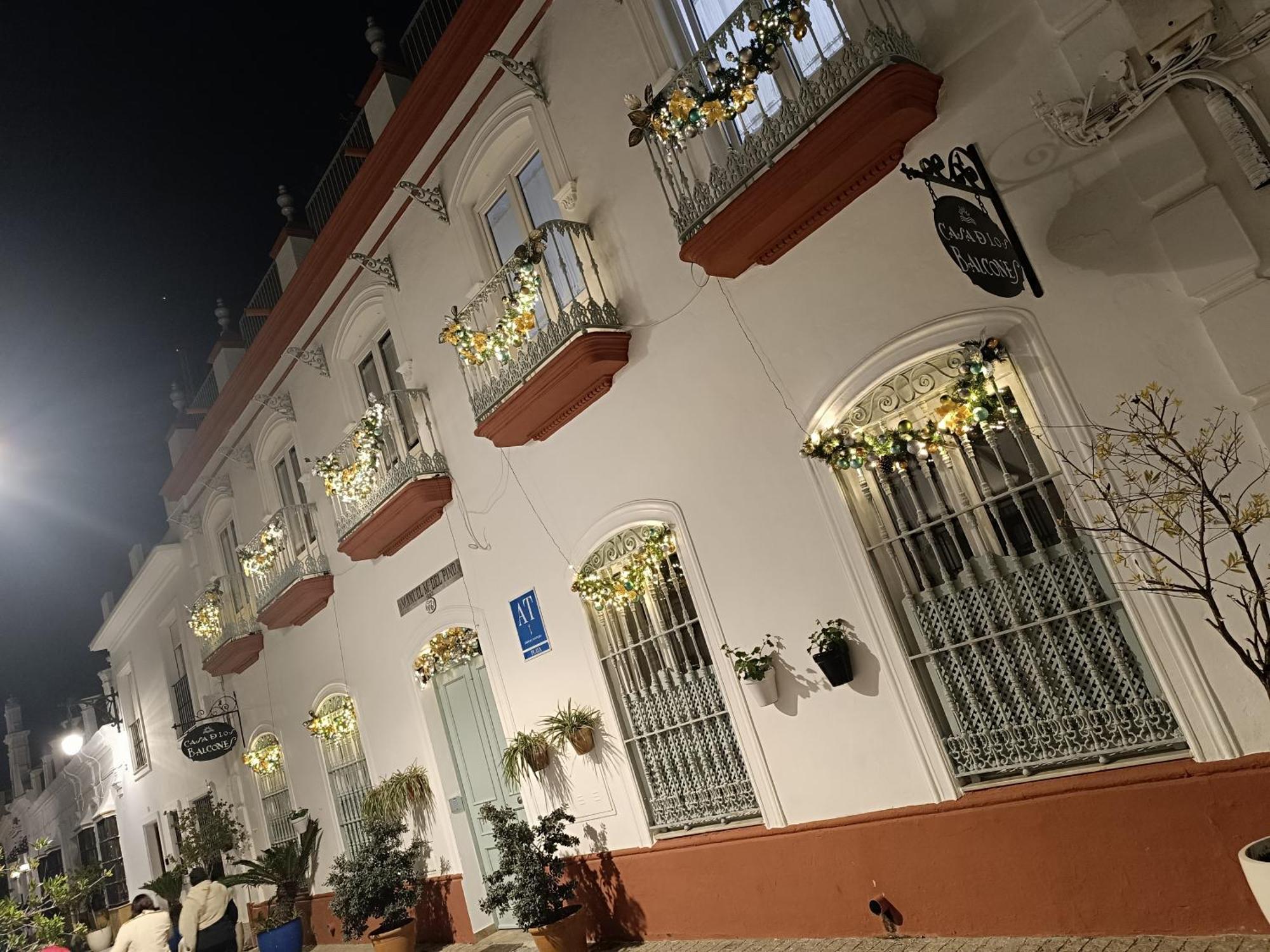 Apartamentos Turisticos Casa De Los Balcones Чипиона Экстерьер фото